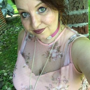 Meet your Posher, Julie